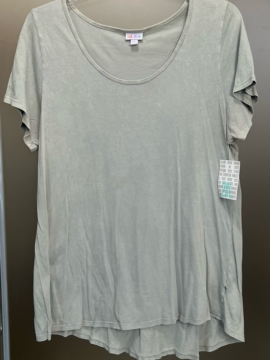 LuLaRoe Tops - LuLaRoe Light Sage Green Scoop Neck Short Sleeve Top